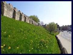 City Wall, Queen St 03